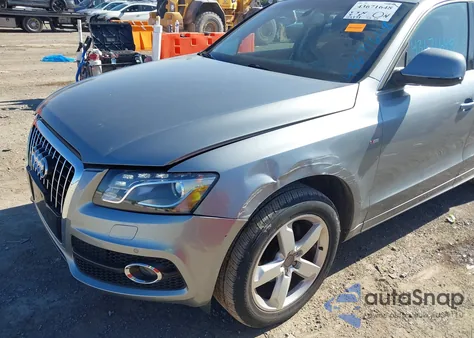2011 Audi Q5 3.2 Premium Plus z USA, uszkodzony, nr VIN WA1WKAFP0BA032887